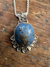 Load image into Gallery viewer, Large Leland Blue Dune Blossom Necklace