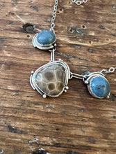 Load image into Gallery viewer, Wave Triple Stone Necklace
