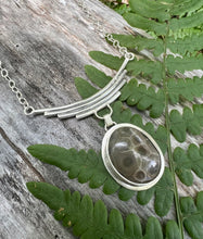 Load image into Gallery viewer, Petoskey Stone Breakaway Necklace
