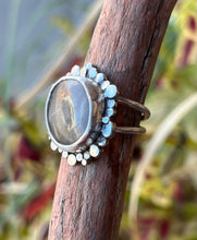 Load image into Gallery viewer, Petoskey Stone Pebble Banded Ring-Size 7.5

