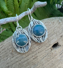 Load image into Gallery viewer, Twig Leland Blue Earring
